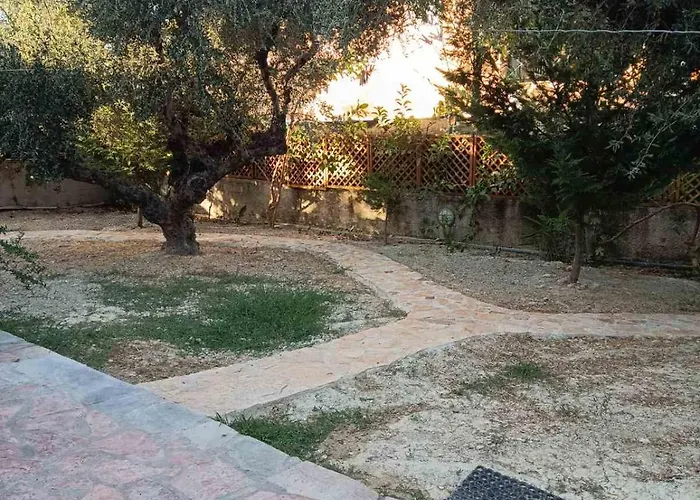 Ionnisos Traditional *