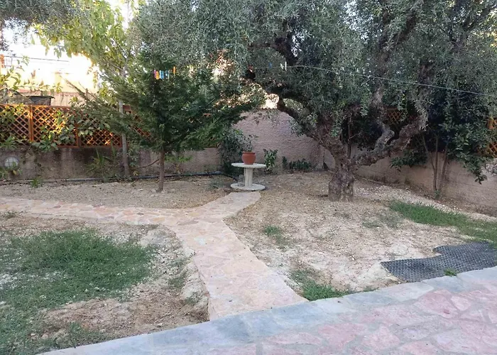 Ionnisos Traditional Mouzákion