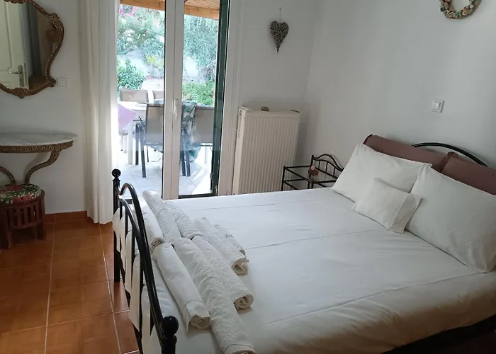Dom wakacyjny Ionnisos Traditional Mouzákion